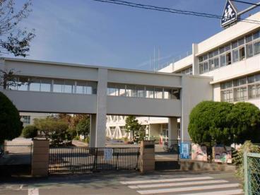 小学校　昭島市立中神小学校（小学校）まで426m