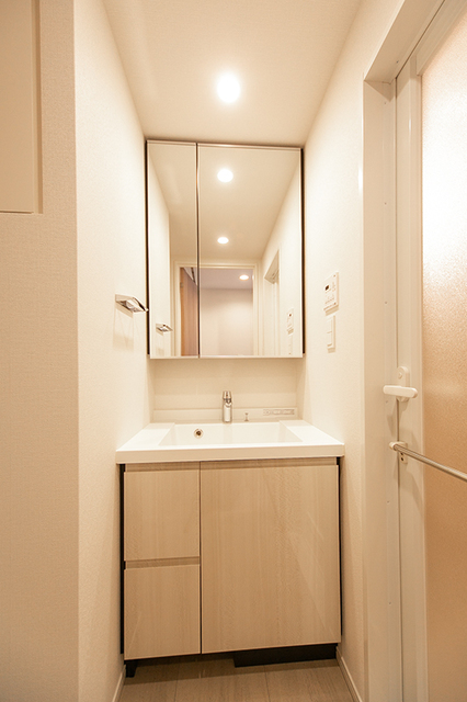洗面設備　※写真は同タイプ住戸です。