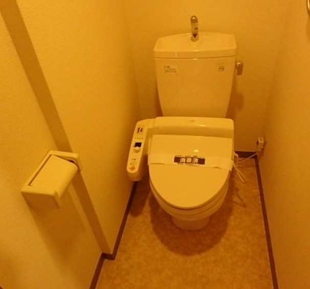 トイレ　別部屋の画像を使用しております。