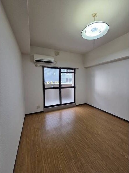 居室・リビング　※写真は同じマンションの違う部屋のものになります。