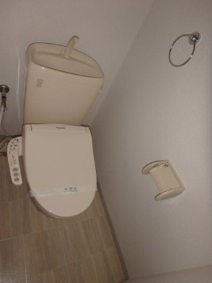 トイレ　もちろんバストイレ別