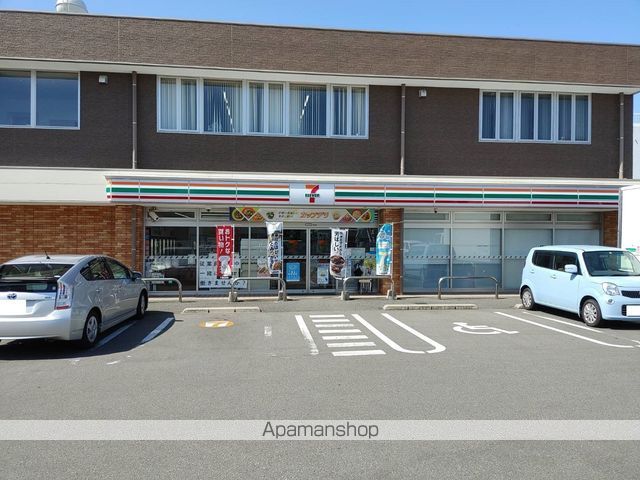 コンビニ　セブンイレブン（コンビニ）まで770m
