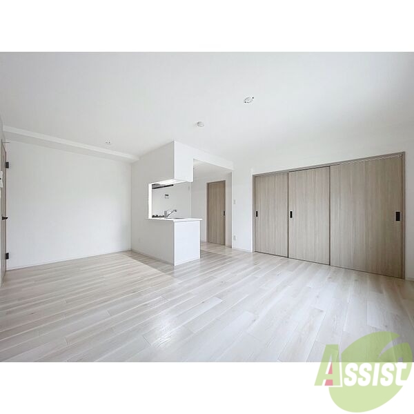 居室・リビング　広くてキレイなお部屋が広がっていて、充実した生活が送れそう。