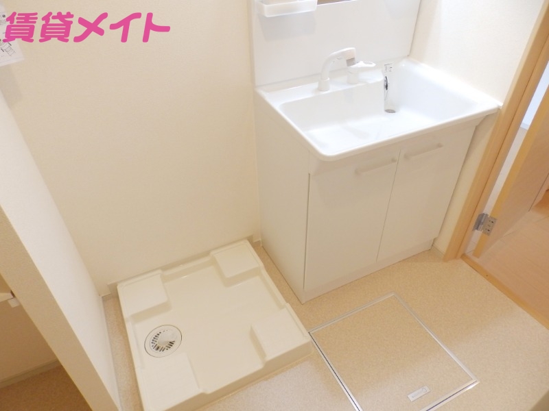 洗面設備　反転タイプ参考写真