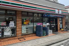 コンビニ　セブンイレブン横浜六角橋2丁目店（コンビニ）まで119m