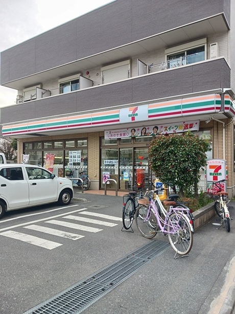 コンビニ　セブンイレブン板橋蓮根3丁目店（コンビニ）まで21m
