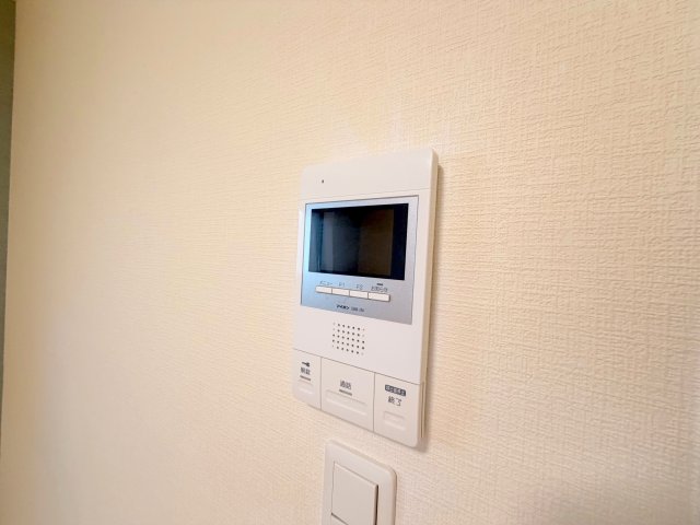 セキュリティ　TVモニターホンで来客が誰か確認してから開けて下さいね