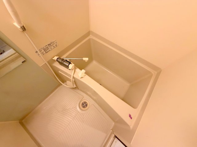 バス・シャワールーム　ゆったりと入るなら、お風呂とトイレとは別々が嬉しいですよね。