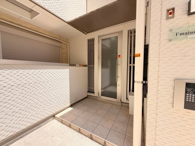 エントランス　綺麗なエントランスです。