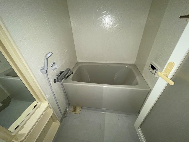 バス・シャワールーム　※別部屋参考写真