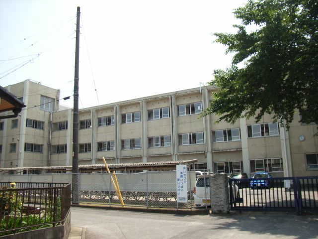 中学校　江南市立古知野中学校（中学校）まで1828m