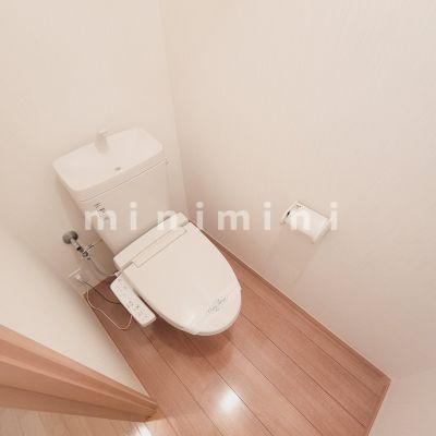 トイレ　※写真は別号室のものですので現状優先とさせていただきます。