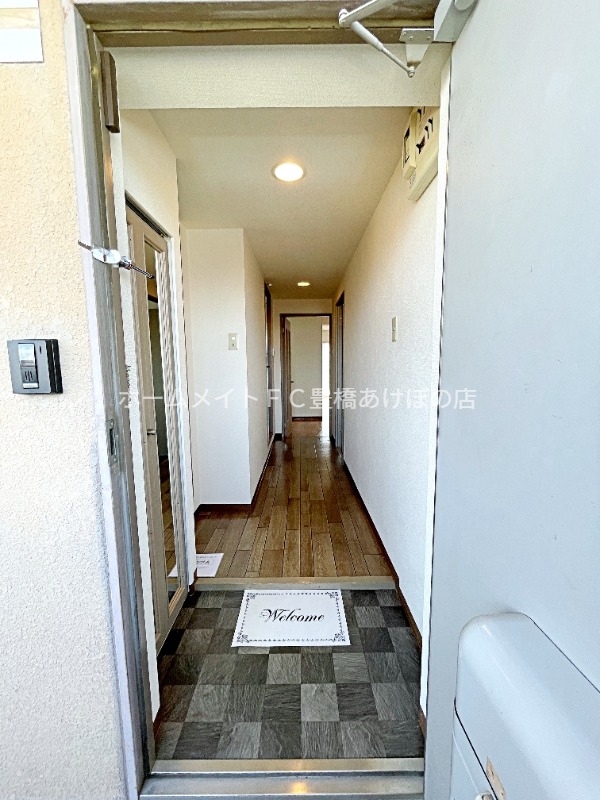 玄関　同型別部屋写真