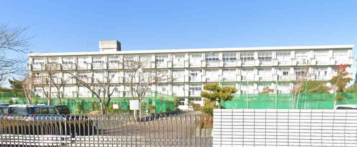 中学校　周南中学校（中学校）まで300m
