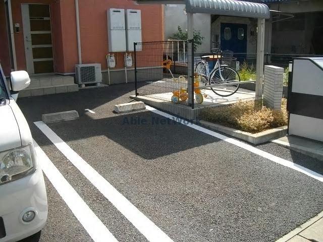 駐車場　駐車場