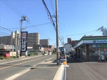 コンビニ　ファミリーマート守口東通店（コンビニ）まで194m