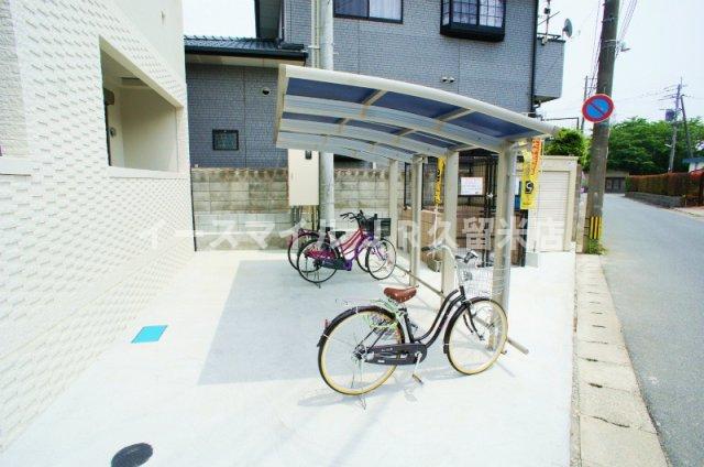 エントランス　落ち着いたエントランスです
