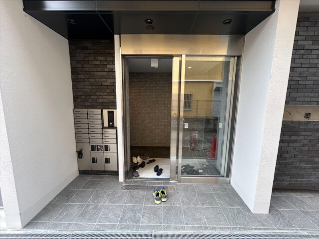 エントランス　入口