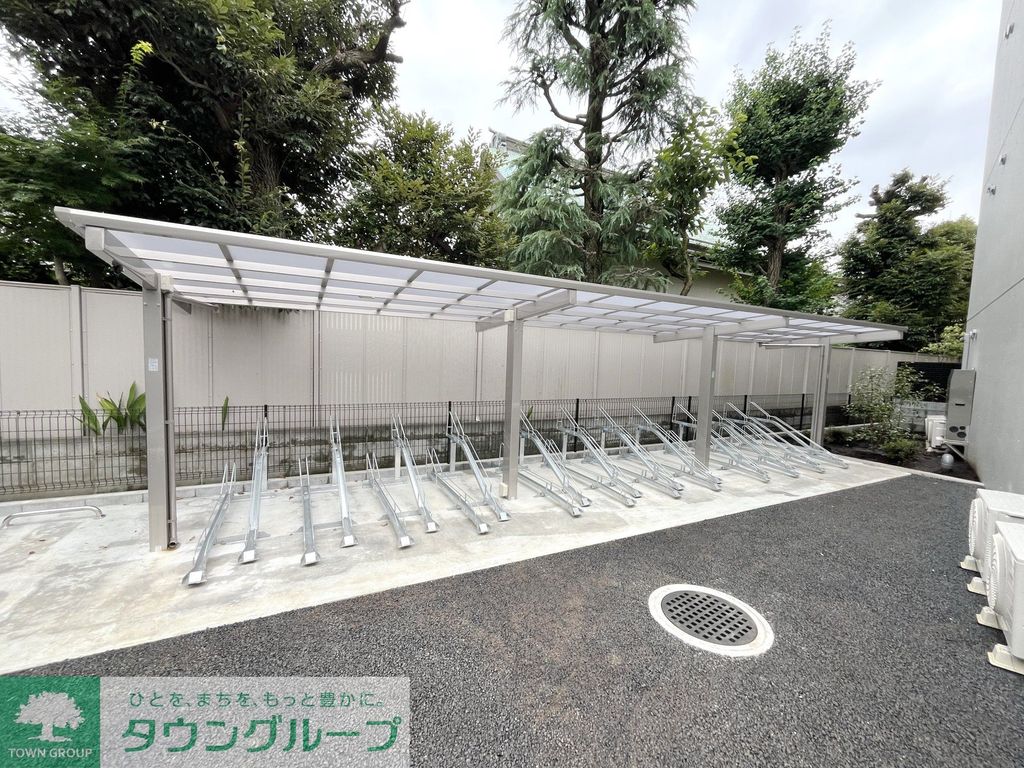 駐車場　庭