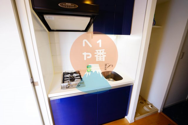 キッチン　ネット無料。オシャレなシステムキッチン。