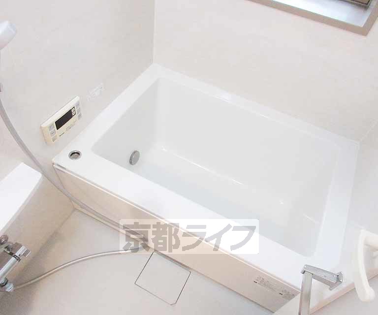 バス・シャワールーム　綺麗で快適に使えるお風呂です