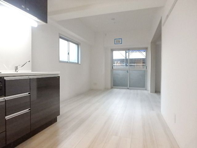 キッチン　★お部屋が白で統一されていてキレイです★