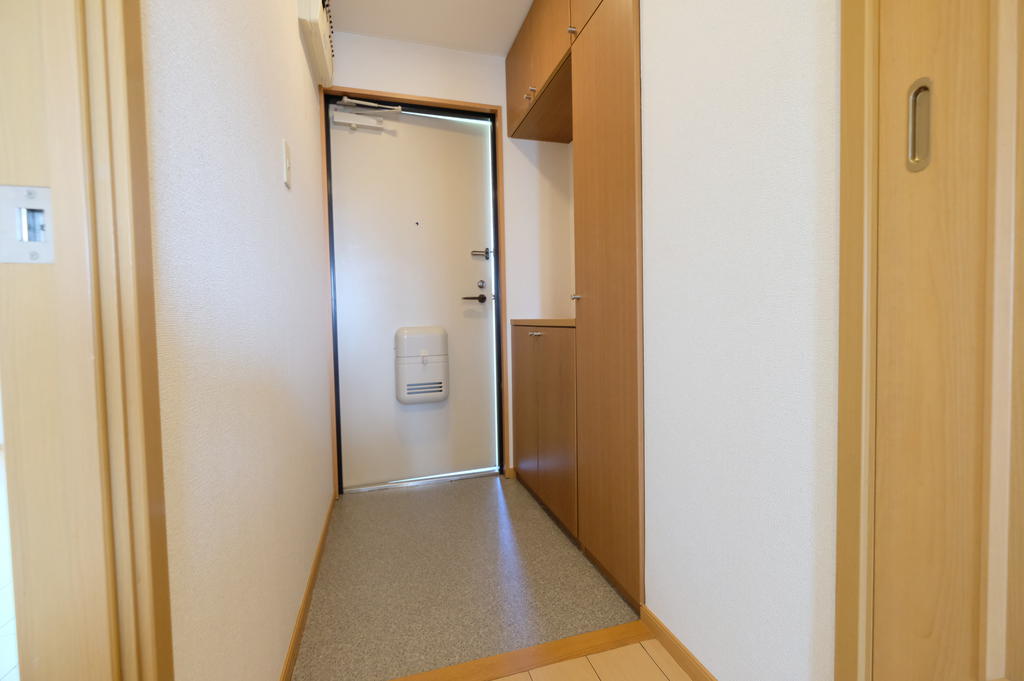 玄関　室内写真は別室です