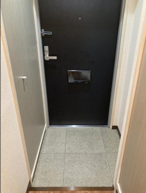 玄関　別部屋同仕様タイプ