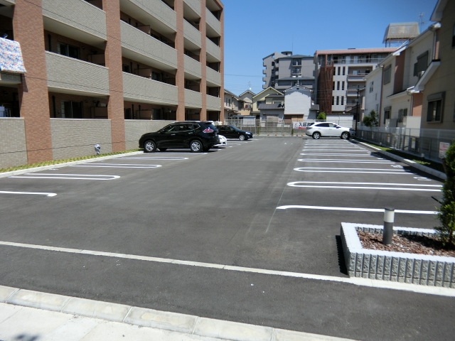 駐車場　駐車場