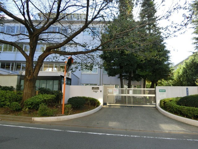 中学校　板橋区立加賀中学校（中学校）まで1165m