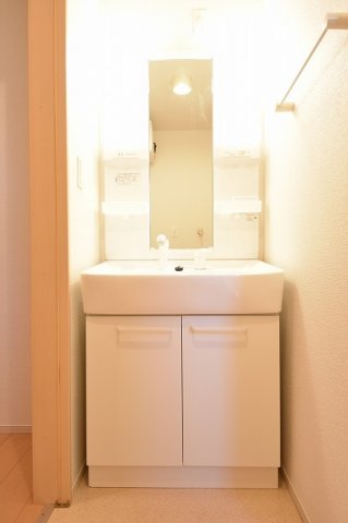 洗面設備　コンパクトで使いやすい洗面所