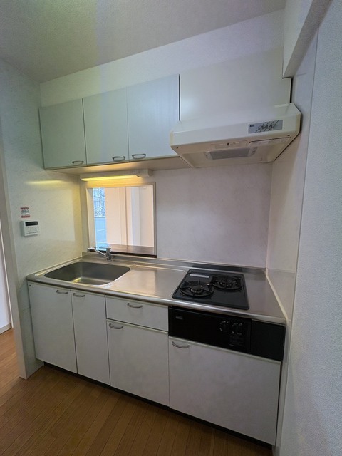 キッチン　別部屋参考写真です