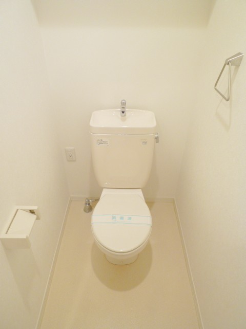 トイレ　202号室の写真です。