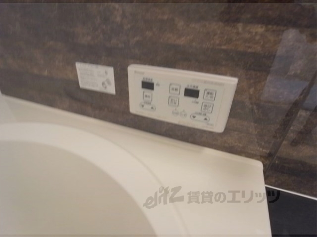 その他設備　給湯器リモコン