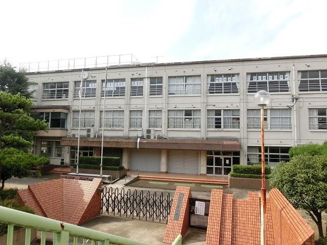 小学校　直方東小学校（小学校）まで650m
