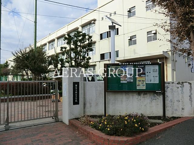 中学校　横浜市立鶴ケ峯中学校（中学校）まで477m