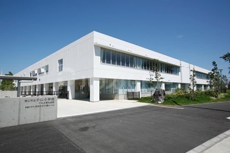小学校　流山市立小山小学校（小学校）まで660m