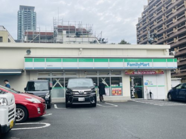 コンビニ　ファミリーマート 松崎町店（コンビニ）まで387m