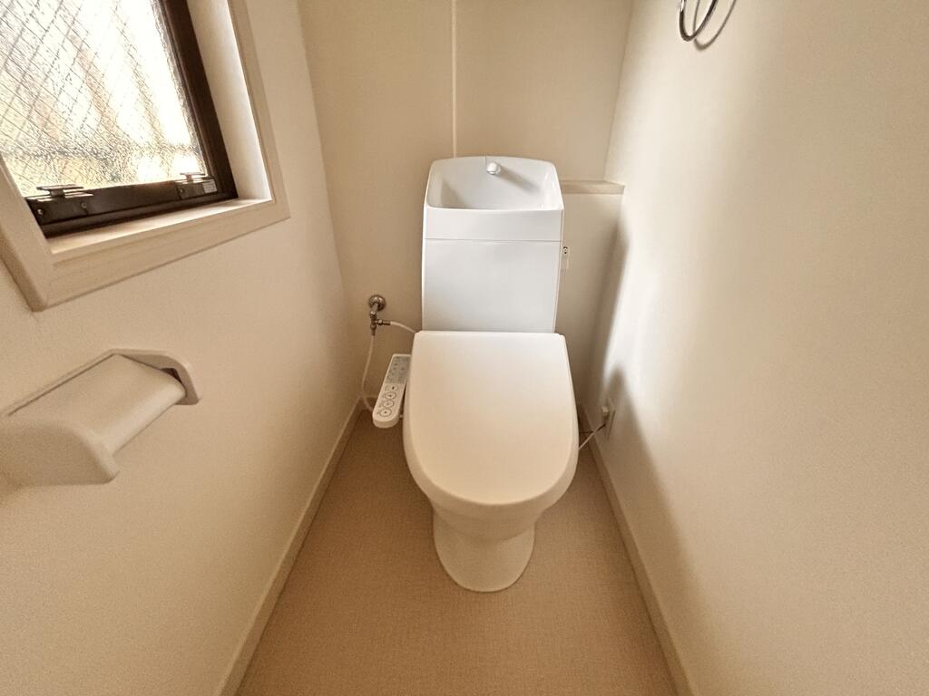 西武池袋線 大泉学園駅 徒歩11分 3階建 築32年のトイレ写真