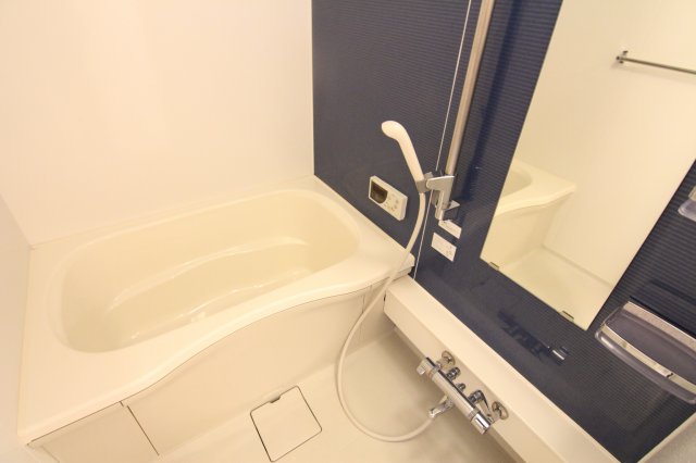 バス・シャワールーム　※同タイプ別部屋の参考写真になります