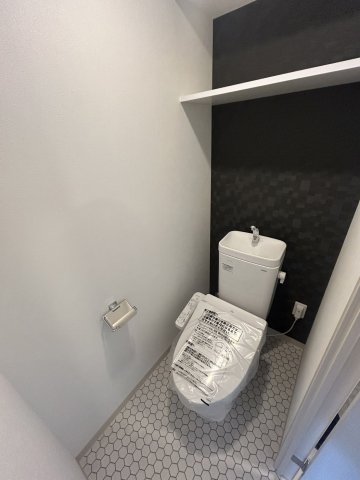 トイレ　※同社施工物件参考写真使用。