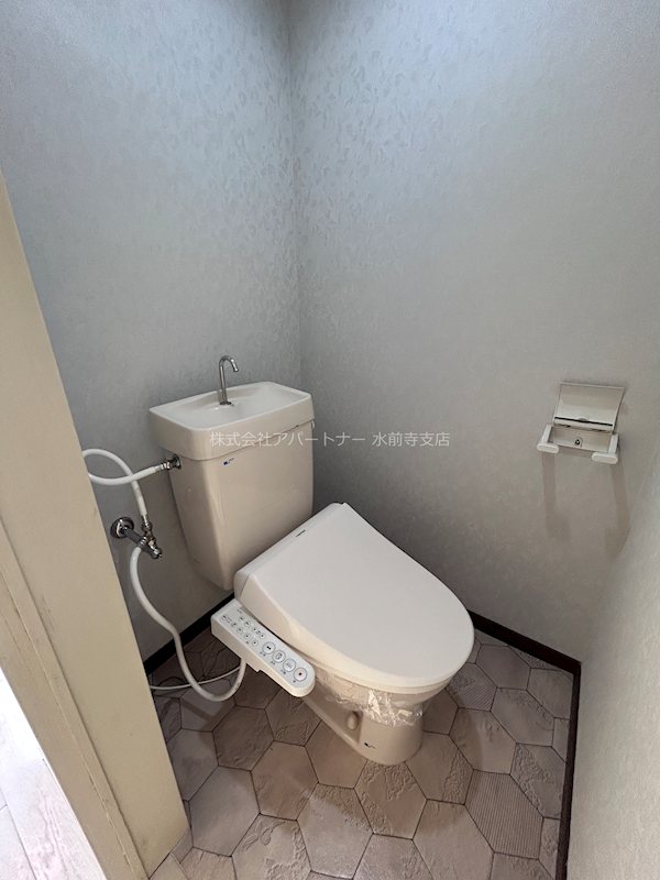 トイレ　バストイレ別、ウォシュレット付きです！