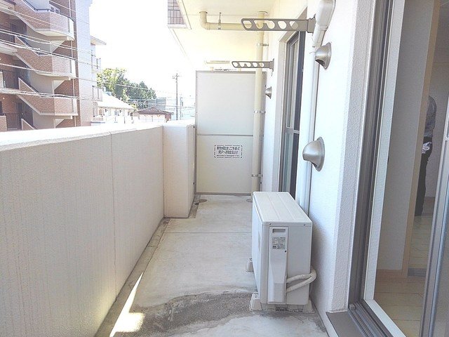 バルコニー　外からの目が気にならないバルコニーで洗濯物が干せます