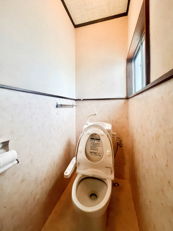 ＪＲ和歌山線 岩出駅 徒歩38分 2階建 築47年のトイレ写真