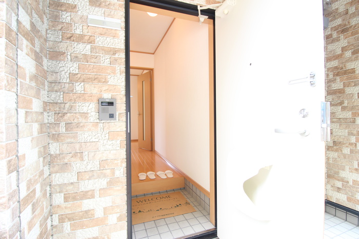 玄関　別号室のお写真になります。