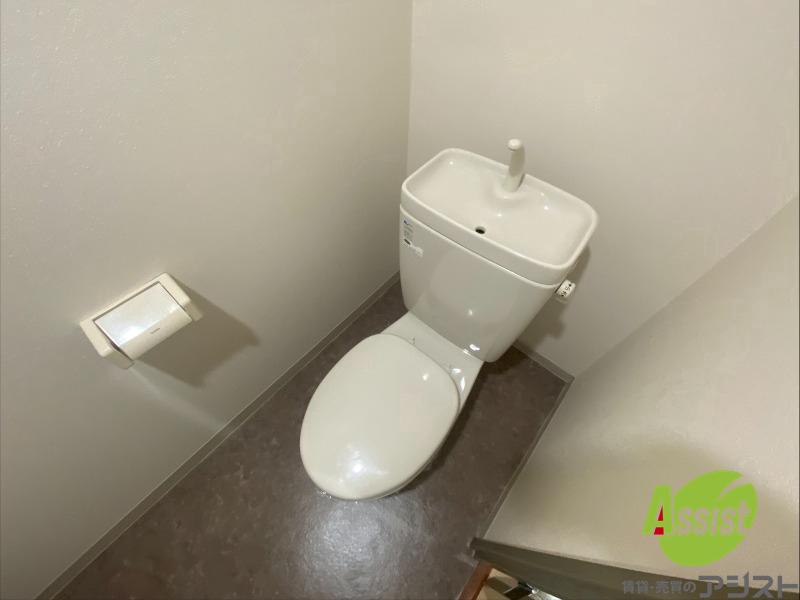 トイレ　こちらはトイレです。お手入れも楽ちんです！