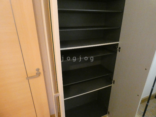 収納　靴箱