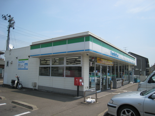 コンビニ　ファミリーマート上杉四丁目店（コンビニ）まで468m