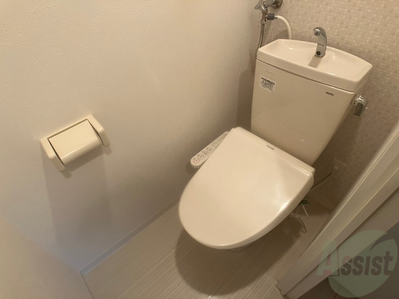 トイレ　ウォシュレット機能がついたトイレ。安心して使用できますね。