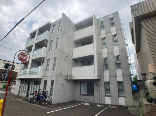 建物外観　札幌市東区北十八条東「ＦＯＲＴＲＥＳＳＮ１８」